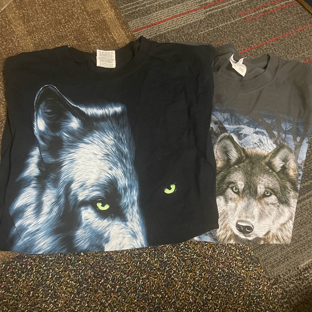 Wolf graphic T-shirts